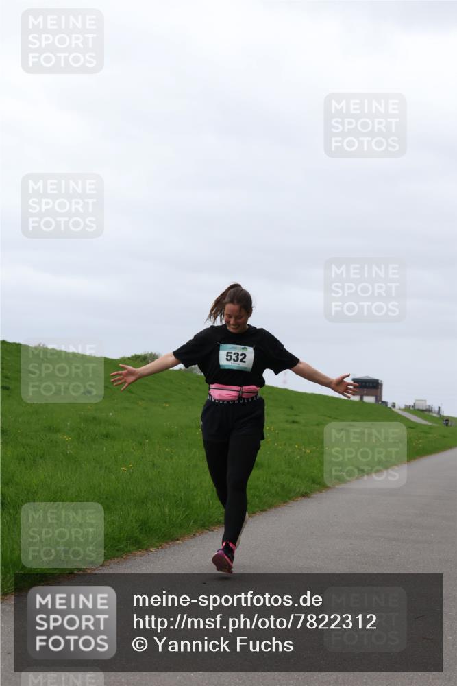 04.05.2025 - 8. Wedeler Halbmarathon Yannick Fuchs http://msf.ph/oto/7822312 04.05.2025 12:11:27 Laufen 532 meine-sportfotos.de