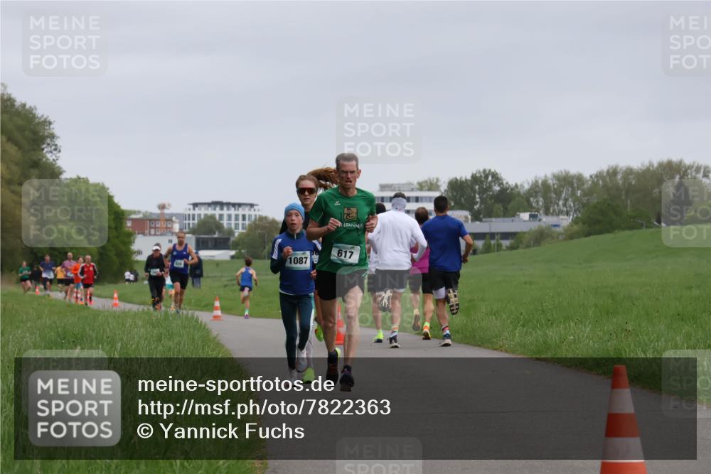 04.05.2025 - 8. Wedeler Halbmarathon Yannick Fuchs http://msf.ph/oto/7822363 04.05.2025 11:10:39 Laufen 617, 1087 meine-sportfotos.de