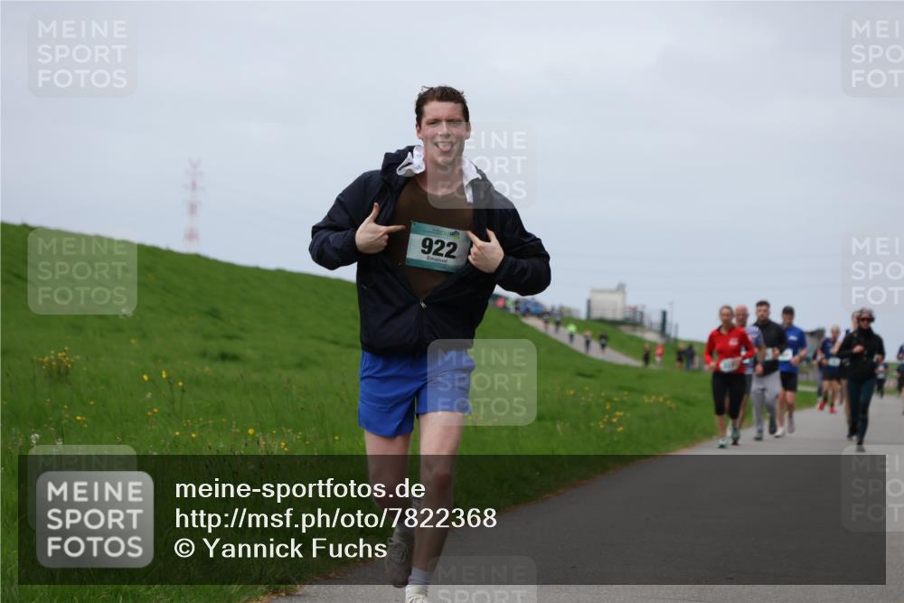 04.05.2025 - 8. Wedeler Halbmarathon Yannick Fuchs http://msf.ph/oto/7822368 04.05.2025 11:52:06 Laufen 922 meine-sportfotos.de