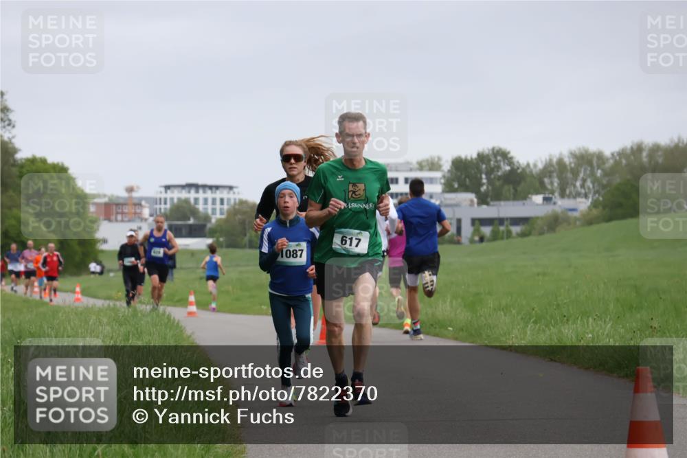 04.05.2025 - 8. Wedeler Halbmarathon Yannick Fuchs http://msf.ph/oto/7822370 04.05.2025 11:10:39 Laufen 1087, 617 meine-sportfotos.de