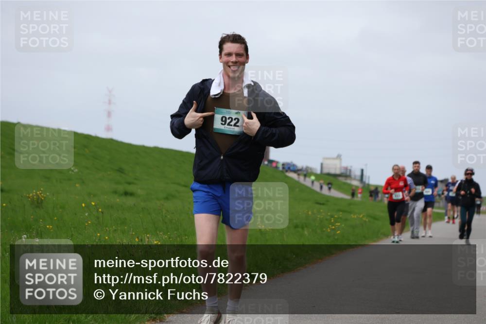 04.05.2025 - 8. Wedeler Halbmarathon Yannick Fuchs http://msf.ph/oto/7822379 04.05.2025 11:52:06 Laufen 922 meine-sportfotos.de