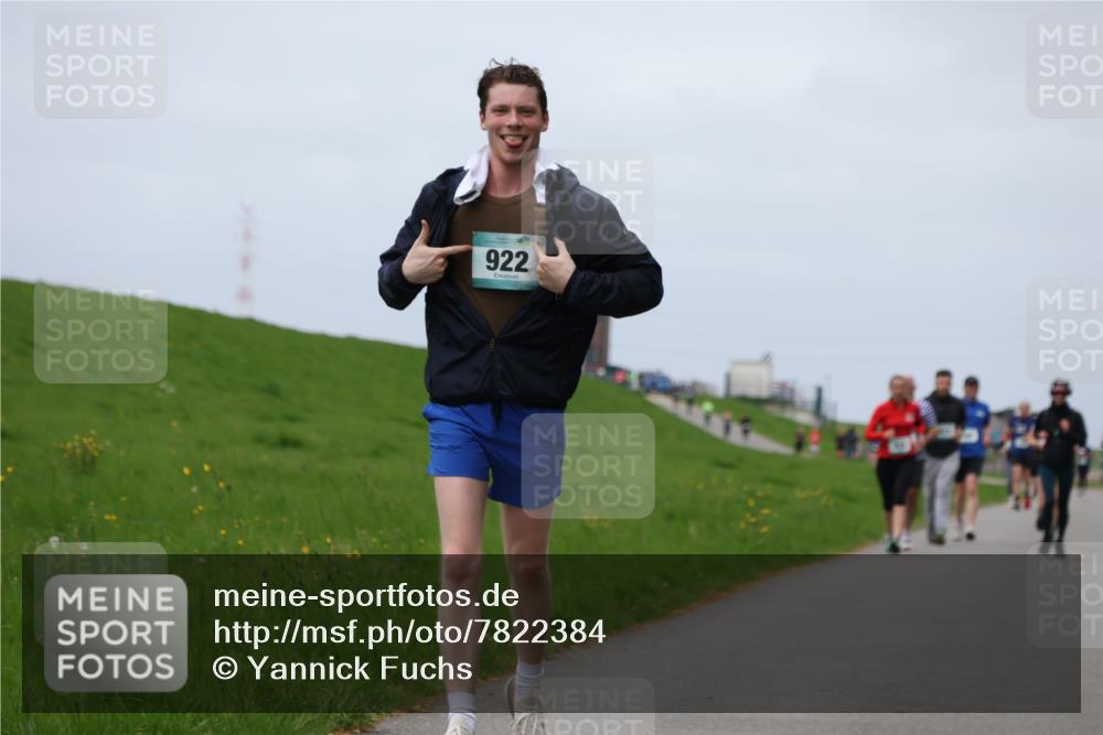 04.05.2025 - 8. Wedeler Halbmarathon Yannick Fuchs http://msf.ph/oto/7822384 04.05.2025 11:52:06 Laufen 922 meine-sportfotos.de