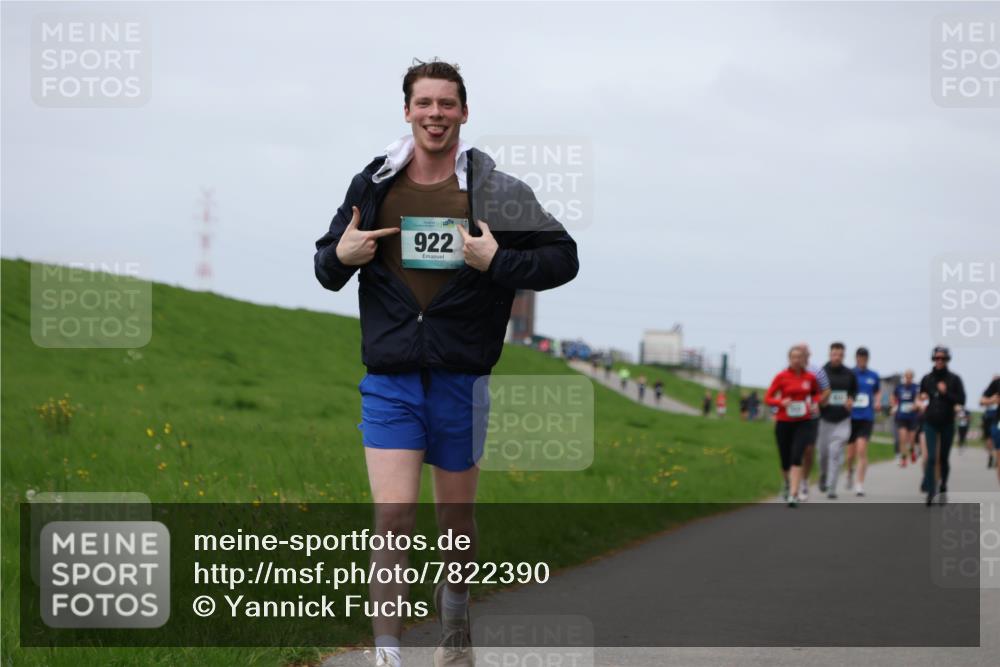 04.05.2025 - 8. Wedeler Halbmarathon Yannick Fuchs http://msf.ph/oto/7822390 04.05.2025 11:52:06 Laufen 922 meine-sportfotos.de