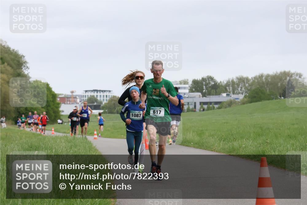 04.05.2025 - 8. Wedeler Halbmarathon Yannick Fuchs http://msf.ph/oto/7822393 04.05.2025 11:10:39 Laufen 1087, 617 meine-sportfotos.de