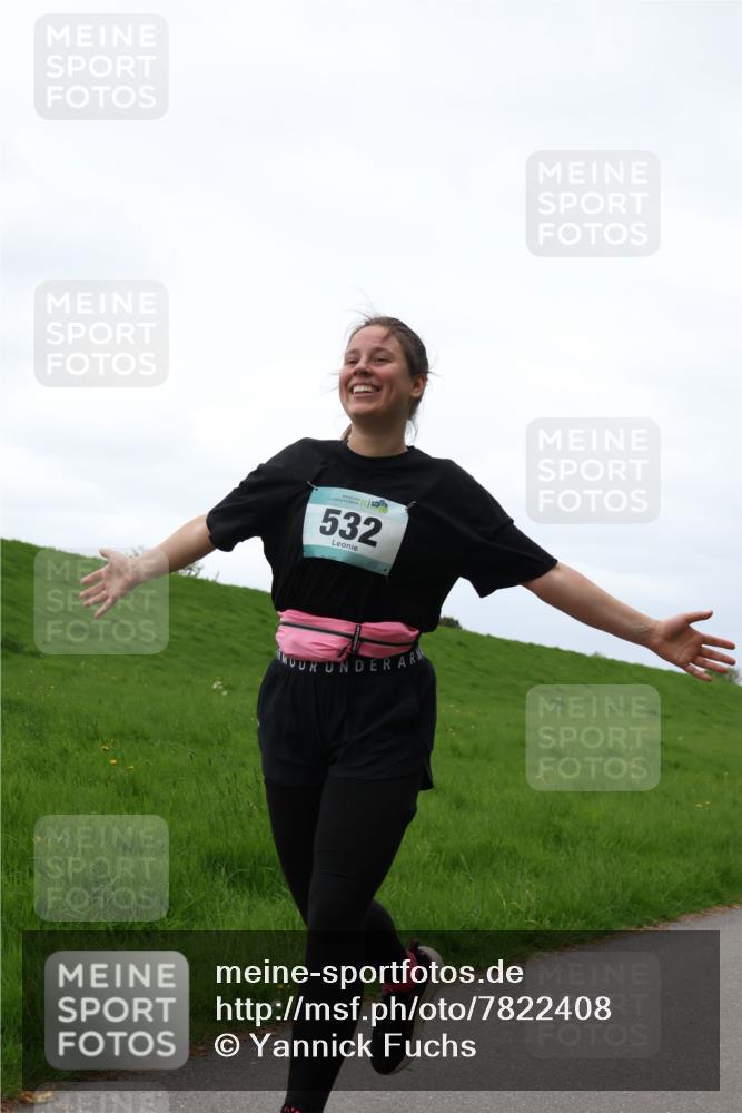 04.05.2025 - 8. Wedeler Halbmarathon Yannick Fuchs http://msf.ph/oto/7822408 04.05.2025 12:11:29 Laufen 856, 532 meine-sportfotos.de