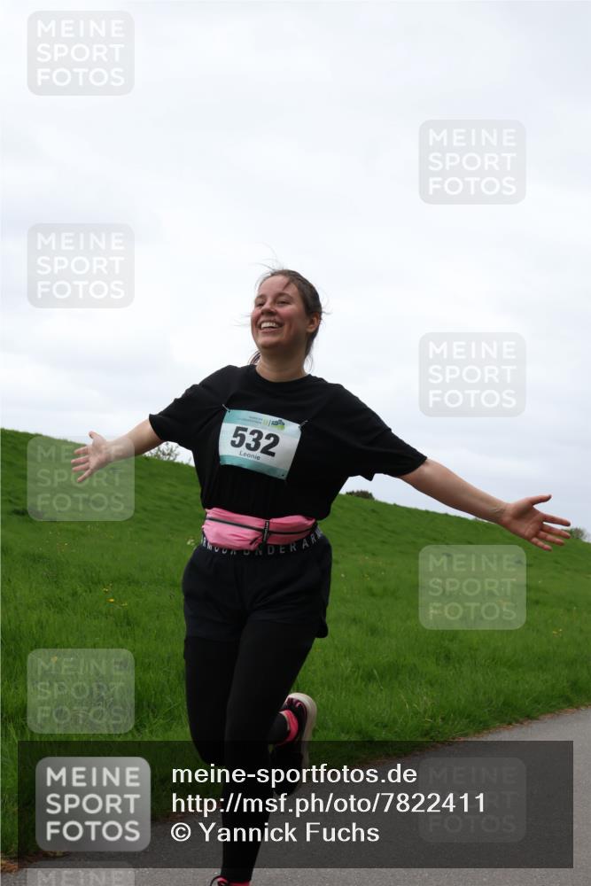 04.05.2025 - 8. Wedeler Halbmarathon Yannick Fuchs http://msf.ph/oto/7822411 04.05.2025 12:11:29 Laufen 532 meine-sportfotos.de