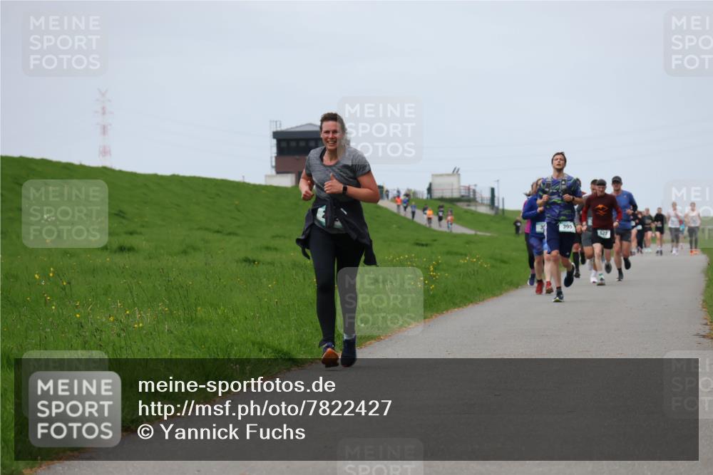 04.05.2025 - 8. Wedeler Halbmarathon Yannick Fuchs http://msf.ph/oto/7822427 04.05.2025 11:29:34 Laufen 395, 527 meine-sportfotos.de