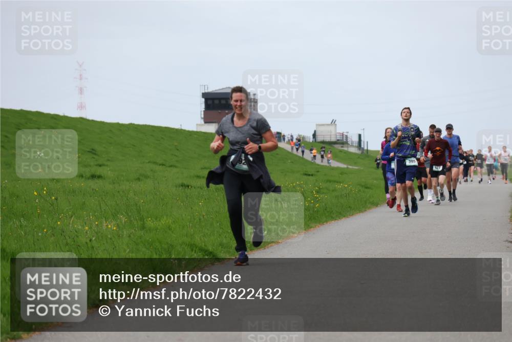 04.05.2025 - 8. Wedeler Halbmarathon Yannick Fuchs http://msf.ph/oto/7822432 04.05.2025 11:29:34 Laufen 395, 527 meine-sportfotos.de