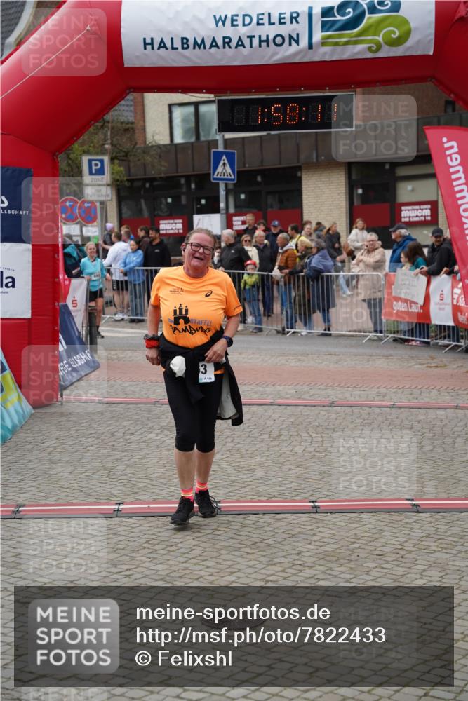 04.05.2025 - 8. Wedeler Halbmarathon Felixshl http://msf.ph/oto/7822433 04.05.2025 11:58:09 Ziel 252, 440, 763, 1135 meine-sportfotos.de