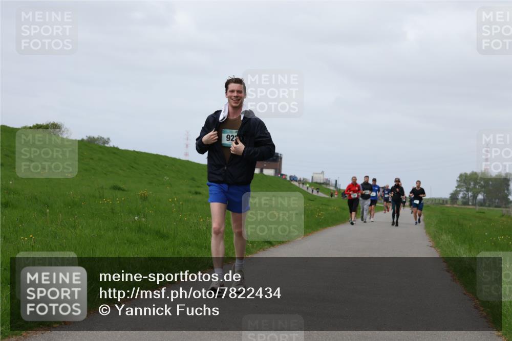 04.05.2025 - 8. Wedeler Halbmarathon Yannick Fuchs http://msf.ph/oto/7822434 04.05.2025 11:52:07 Laufen 922 meine-sportfotos.de