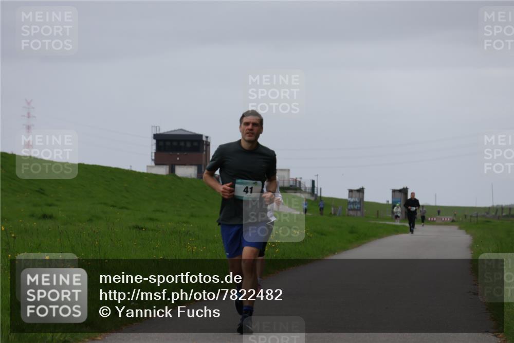 04.05.2025 - 8. Wedeler Halbmarathon Yannick Fuchs http://msf.ph/oto/7822482 04.05.2025 12:13:00 Laufen 41 meine-sportfotos.de