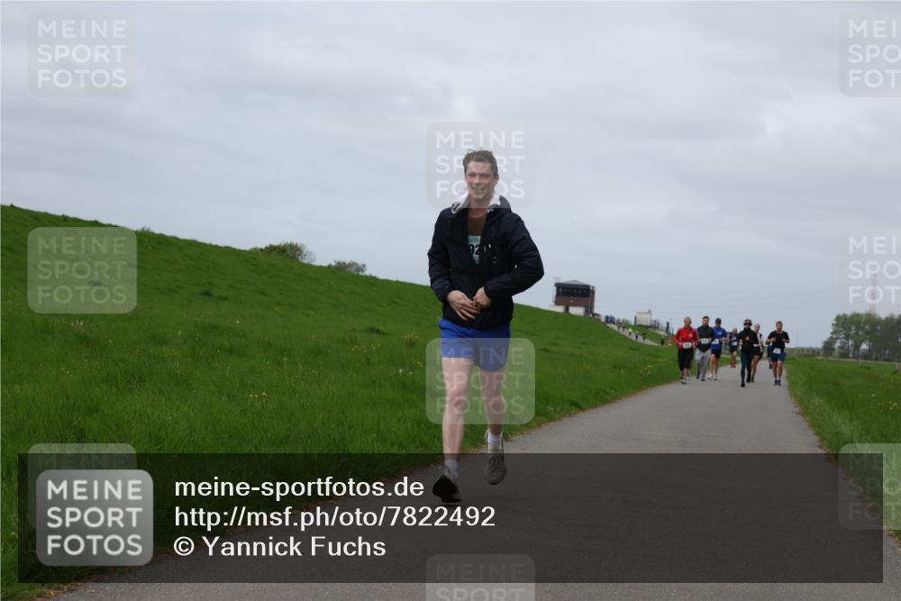 04.05.2025 - 8. Wedeler Halbmarathon Yannick Fuchs http://msf.ph/oto/7822492 04.05.2025 11:52:08 Laufen  meine-sportfotos.de