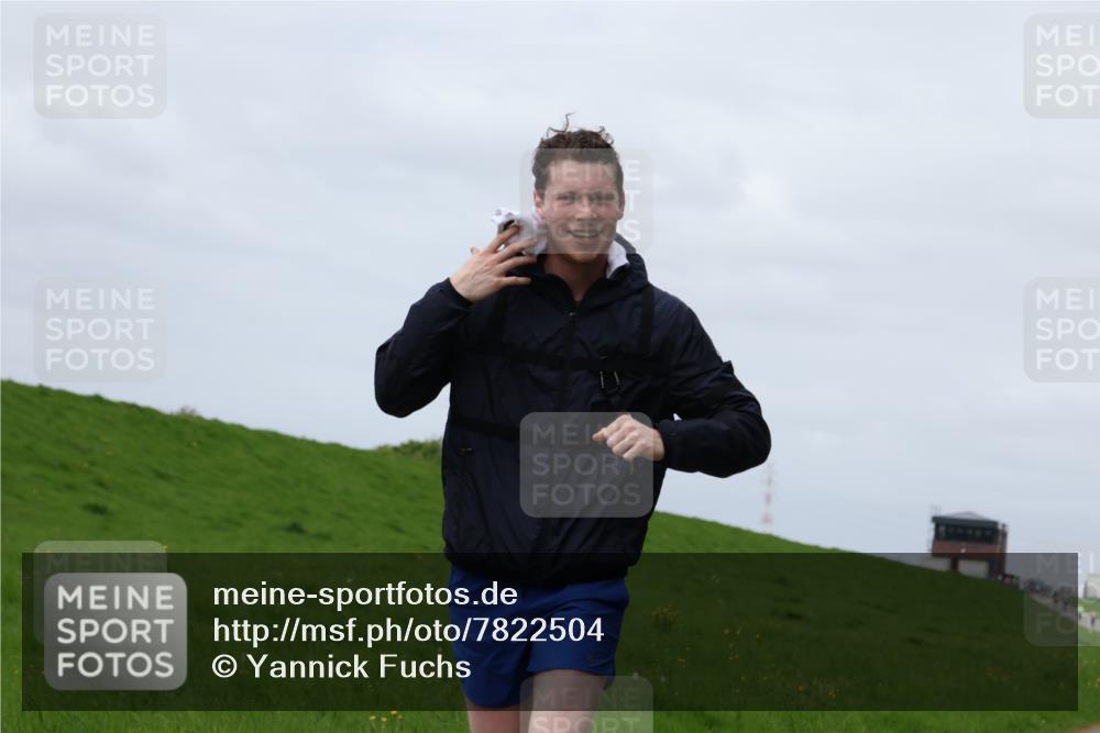 04.05.2025 - 8. Wedeler Halbmarathon Yannick Fuchs http://msf.ph/oto/7822504 04.05.2025 11:52:09 Laufen  meine-sportfotos.de