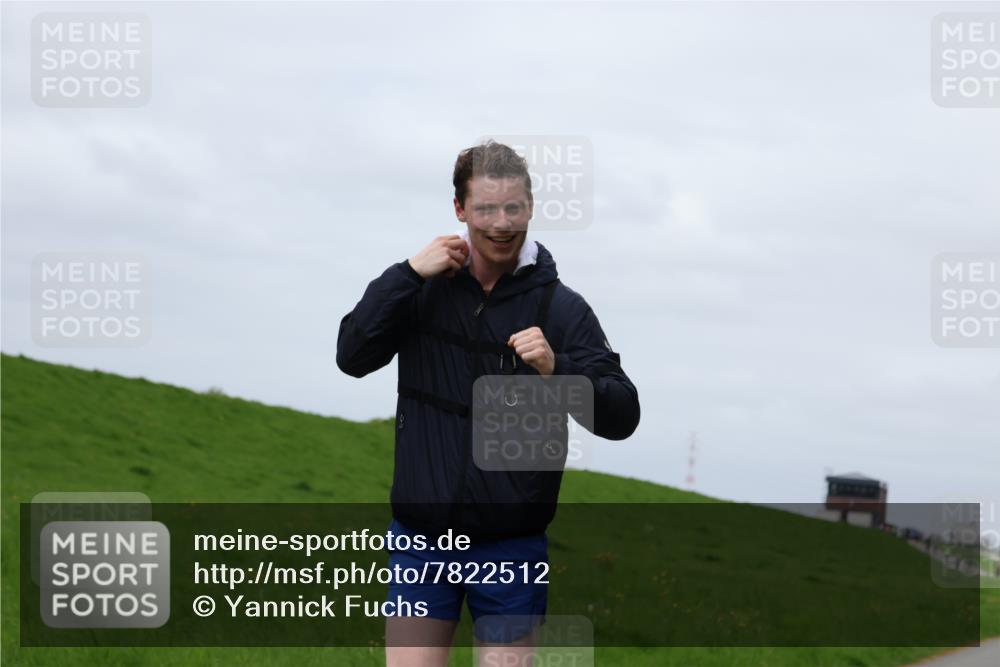 04.05.2025 - 8. Wedeler Halbmarathon Yannick Fuchs http://msf.ph/oto/7822512 04.05.2025 11:52:09 Laufen  meine-sportfotos.de