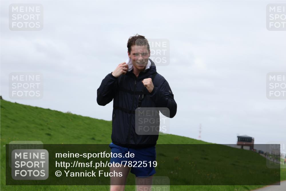 04.05.2025 - 8. Wedeler Halbmarathon Yannick Fuchs http://msf.ph/oto/7822519 04.05.2025 11:52:09 Laufen  meine-sportfotos.de