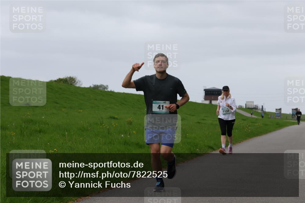 04.05.2025 - 8. Wedeler Halbmarathon Yannick Fuchs http://msf.ph/oto/7822525 04.05.2025 12:13:03 Laufen 41, 1137 meine-sportfotos.de