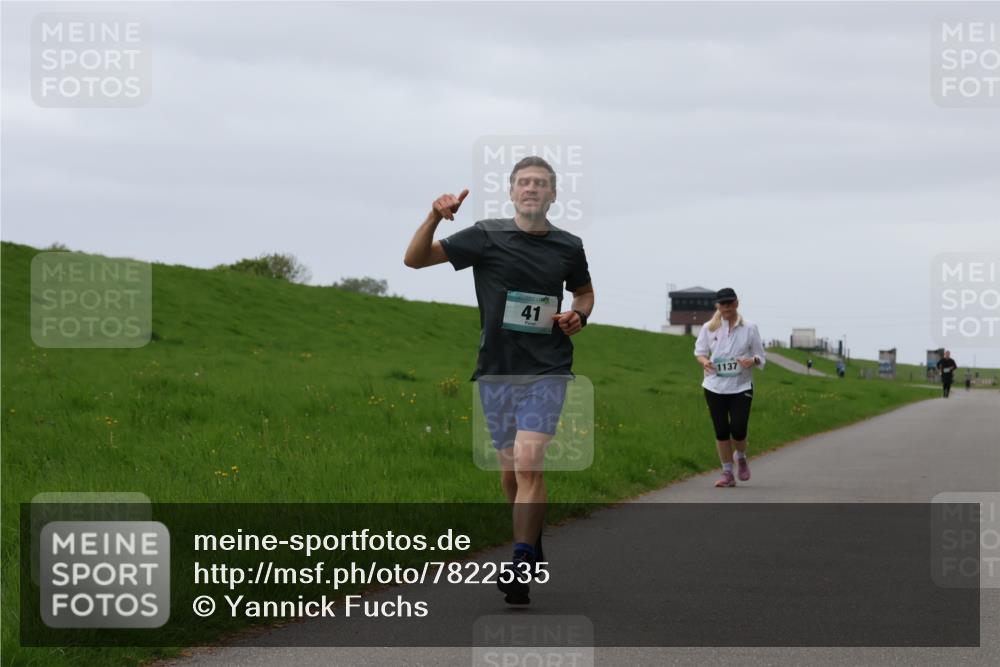 04.05.2025 - 8. Wedeler Halbmarathon Yannick Fuchs http://msf.ph/oto/7822535 04.05.2025 12:13:03 Laufen 41, 1137 meine-sportfotos.de