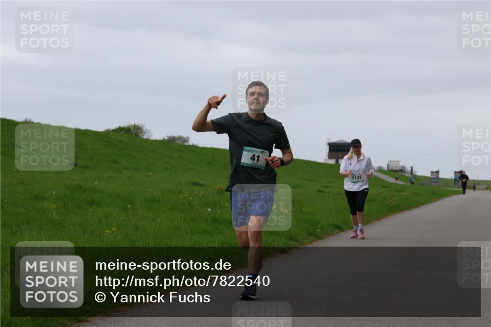 04.05.2025 - 8. Wedeler Halbmarathon Yannick Fuchs http://msf.ph/oto/7822540 04.05.2025 12:13:03 Laufen 41, 1137 meine-sportfotos.de