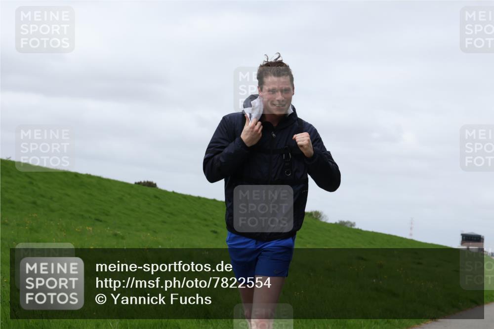 04.05.2025 - 8. Wedeler Halbmarathon Yannick Fuchs http://msf.ph/oto/7822554 04.05.2025 11:52:10 Laufen  meine-sportfotos.de