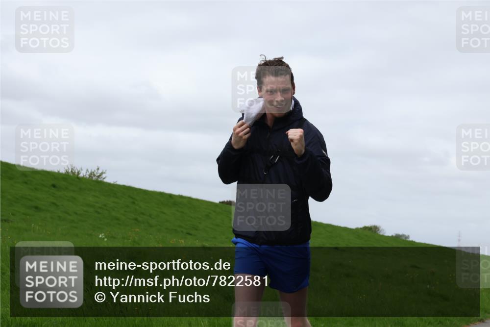 04.05.2025 - 8. Wedeler Halbmarathon Yannick Fuchs http://msf.ph/oto/7822581 04.05.2025 11:52:10 Laufen  meine-sportfotos.de