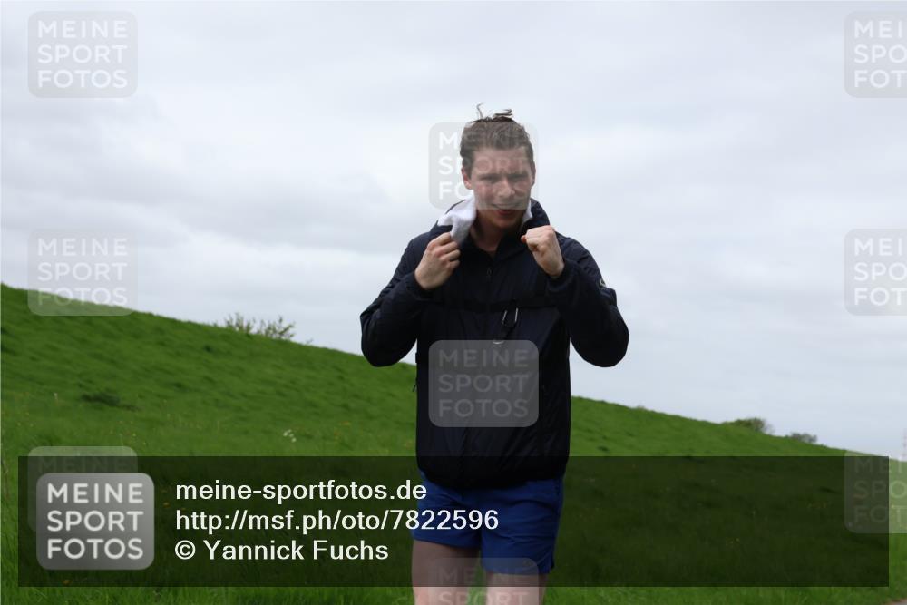 04.05.2025 - 8. Wedeler Halbmarathon Yannick Fuchs http://msf.ph/oto/7822596 04.05.2025 11:52:10 Laufen  meine-sportfotos.de