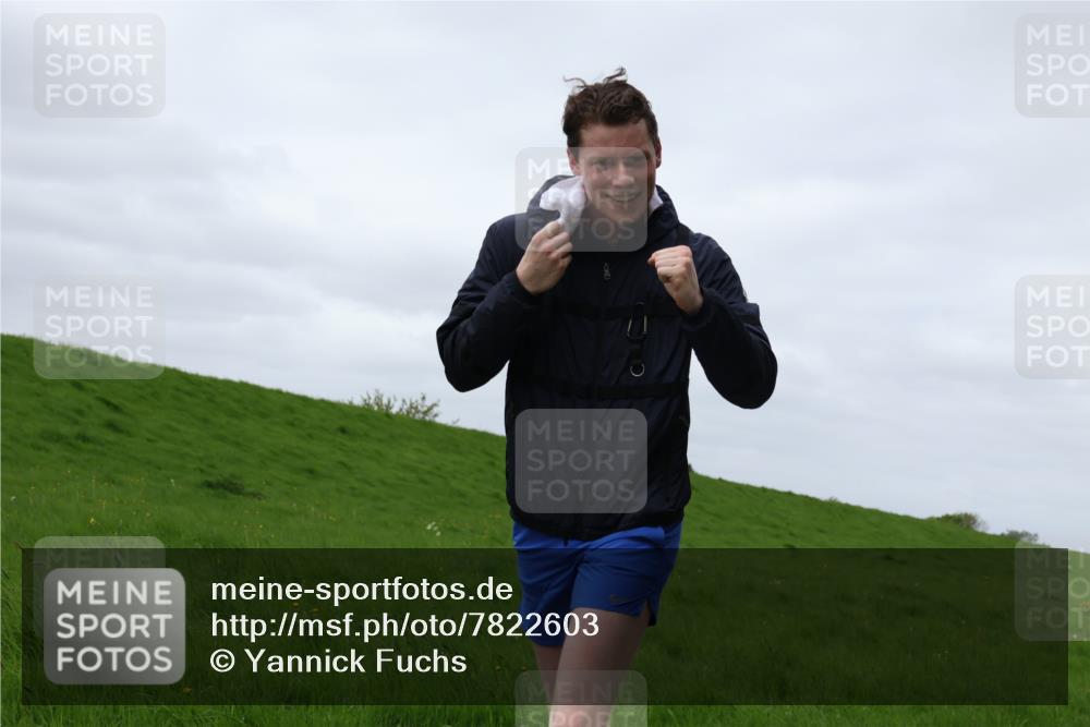 04.05.2025 - 8. Wedeler Halbmarathon Yannick Fuchs http://msf.ph/oto/7822603 04.05.2025 11:52:10 Laufen  meine-sportfotos.de