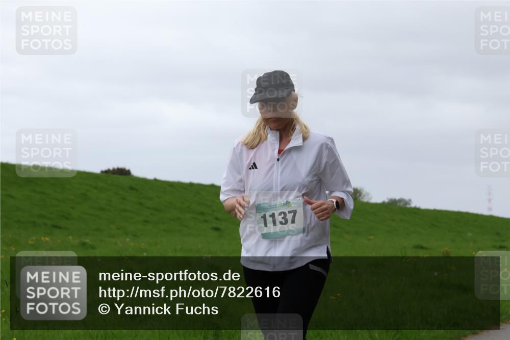 04.05.2025 - 8. Wedeler Halbmarathon Yannick Fuchs http://msf.ph/oto/7822616 04.05.2025 12:13:11 Laufen 8, 56, 1137 meine-sportfotos.de