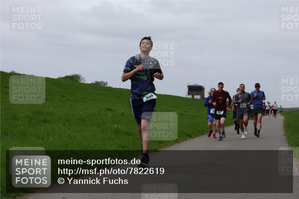 04.05.2025 - 8. Wedeler Halbmarathon Yannick Fuchs http://msf.ph/oto/7822619 04.05.2025 11:29:46 Laufen 395, 39, 52, 314 meine-sportfotos.de