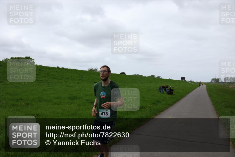 04.05.2025 - 8. Wedeler Halbmarathon Yannick Fuchs http://msf.ph/oto/7822630 04.05.2025 11:10:48 Laufen 478 meine-sportfotos.de