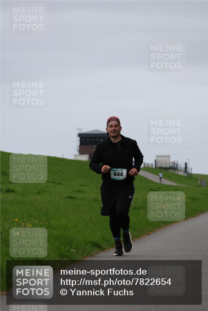 04.05.2025 - 8. Wedeler Halbmarathon Yannick Fuchs http://msf.ph/oto/7822654 04.05.2025 12:13:43 Laufen 644 meine-sportfotos.de