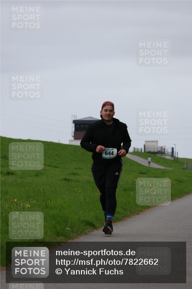 04.05.2025 - 8. Wedeler Halbmarathon Yannick Fuchs http://msf.ph/oto/7822662 04.05.2025 12:13:43 Laufen 644 meine-sportfotos.de