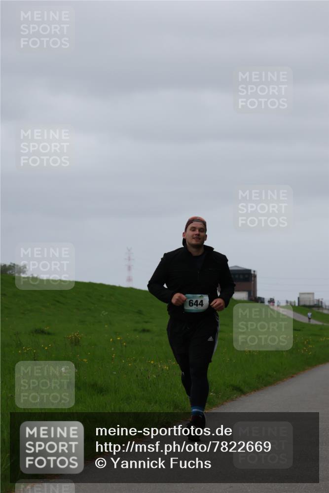 04.05.2025 - 8. Wedeler Halbmarathon Yannick Fuchs http://msf.ph/oto/7822669 04.05.2025 12:13:46 Laufen 644 meine-sportfotos.de