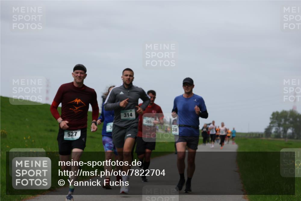 04.05.2025 - 8. Wedeler Halbmarathon Yannick Fuchs http://msf.ph/oto/7822704 04.05.2025 11:29:49 Laufen 277, 527, 3, 314, 365, 38 meine-sportfotos.de