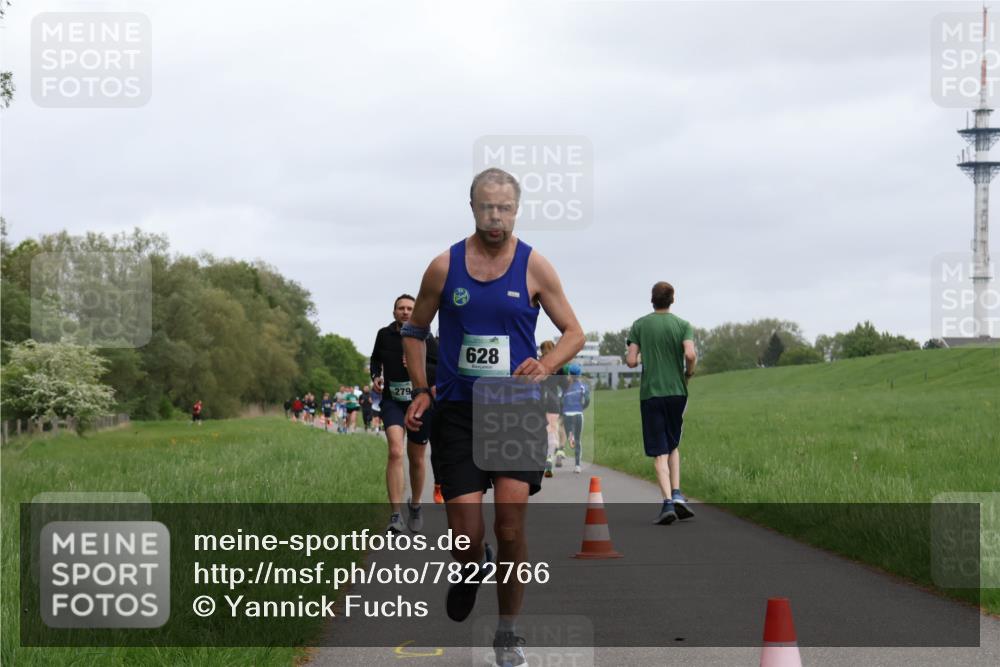 04.05.2025 - 8. Wedeler Halbmarathon Yannick Fuchs http://msf.ph/oto/7822766 04.05.2025 11:10:53 Laufen 279, 628 meine-sportfotos.de
