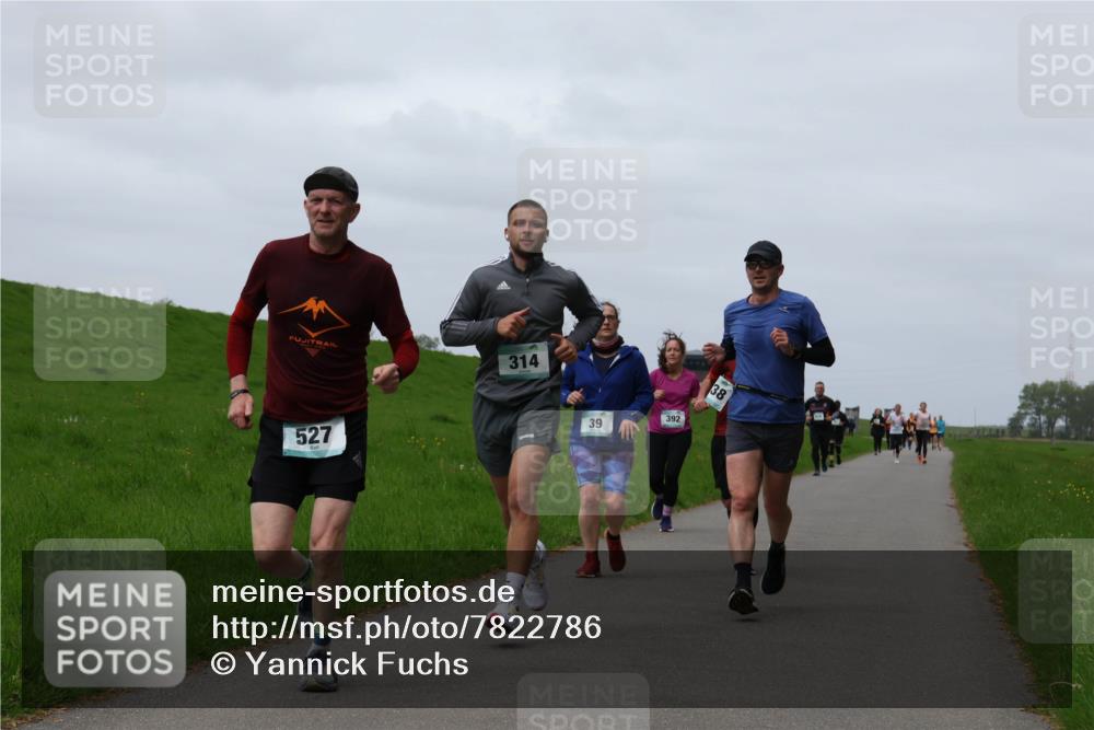 04.05.2025 - 8. Wedeler Halbmarathon Yannick Fuchs http://msf.ph/oto/7822786 04.05.2025 11:29:51 Laufen 314, 527, 39, 392, 38 meine-sportfotos.de