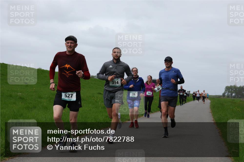 04.05.2025 - 8. Wedeler Halbmarathon Yannick Fuchs http://msf.ph/oto/7822788 04.05.2025 11:29:51 Laufen 314, 527, 39, 392 meine-sportfotos.de
