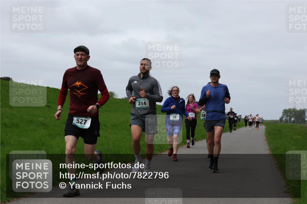 04.05.2025 - 8. Wedeler Halbmarathon Yannick Fuchs http://msf.ph/oto/7822796 04.05.2025 11:29:51 Laufen 527, 314, 39, 392, 38 meine-sportfotos.de