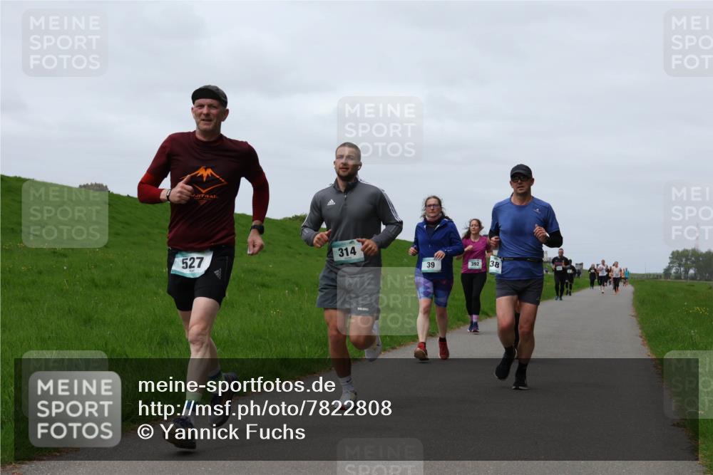 04.05.2025 - 8. Wedeler Halbmarathon Yannick Fuchs http://msf.ph/oto/7822808 04.05.2025 11:29:51 Laufen 527, 314, 39, 392, 38 meine-sportfotos.de