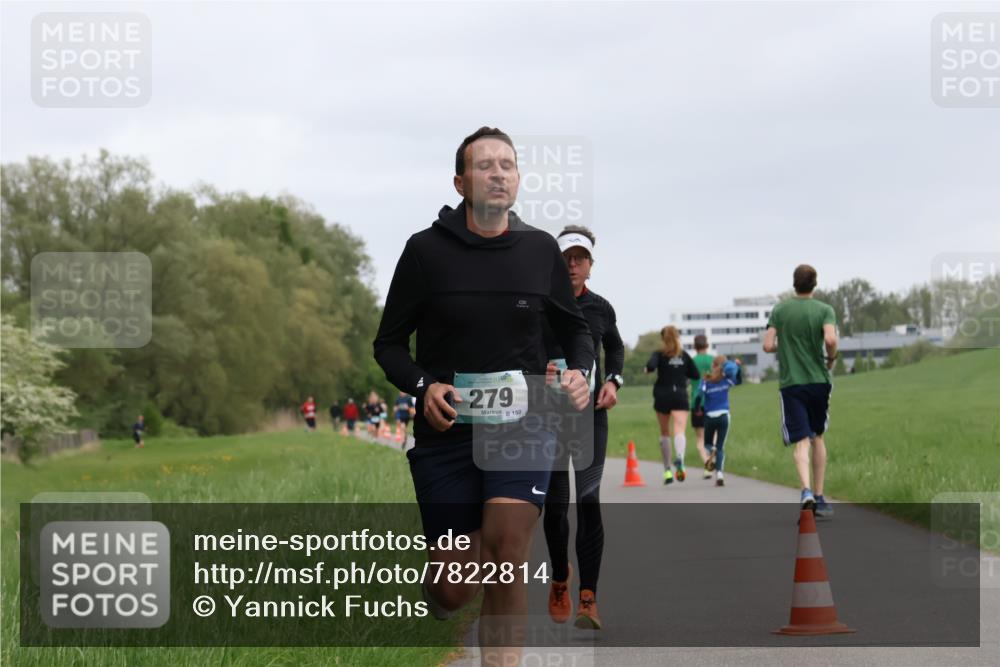 04.05.2025 - 8. Wedeler Halbmarathon Yannick Fuchs http://msf.ph/oto/7822814 04.05.2025 11:10:55 Laufen 279, 150 meine-sportfotos.de