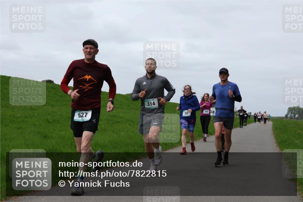 04.05.2025 - 8. Wedeler Halbmarathon Yannick Fuchs http://msf.ph/oto/7822815 04.05.2025 11:29:52 Laufen 527, 314, 39, 392, 38 meine-sportfotos.de