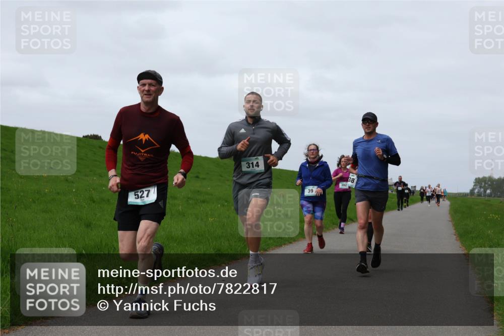 04.05.2025 - 8. Wedeler Halbmarathon Yannick Fuchs http://msf.ph/oto/7822817 04.05.2025 11:29:52 Laufen 527, 314, 39, 392, 38 meine-sportfotos.de