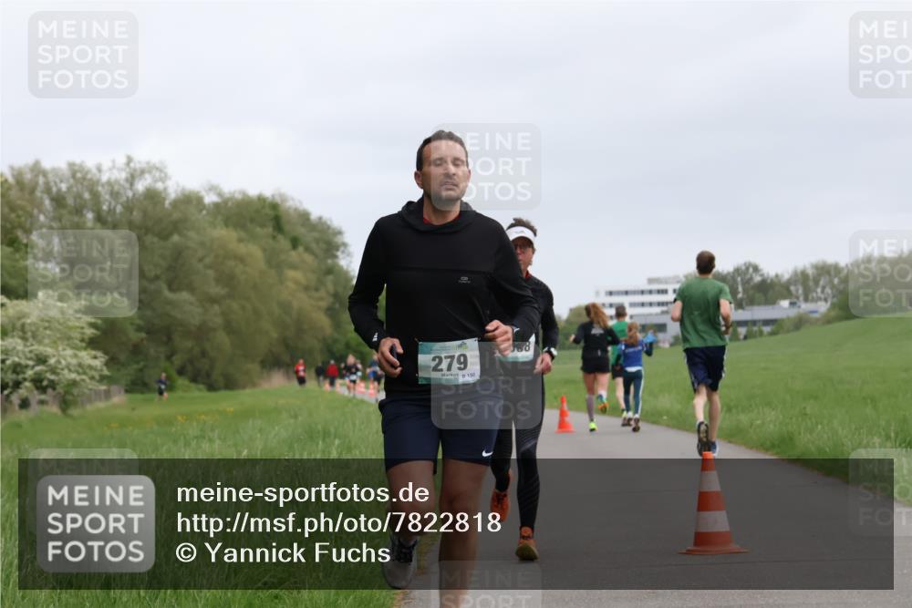 04.05.2025 - 8. Wedeler Halbmarathon Yannick Fuchs http://msf.ph/oto/7822818 04.05.2025 11:10:55 Laufen 279, 150 meine-sportfotos.de