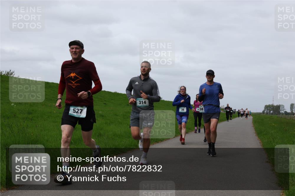 04.05.2025 - 8. Wedeler Halbmarathon Yannick Fuchs http://msf.ph/oto/7822832 04.05.2025 11:29:52 Laufen 527, 314, 39, 39, 38 meine-sportfotos.de