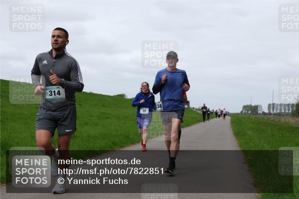 04.05.2025 - 8. Wedeler Halbmarathon Yannick Fuchs http://msf.ph/oto/7822851 04.05.2025 11:29:53 Laufen 314, 39, 38 meine-sportfotos.de