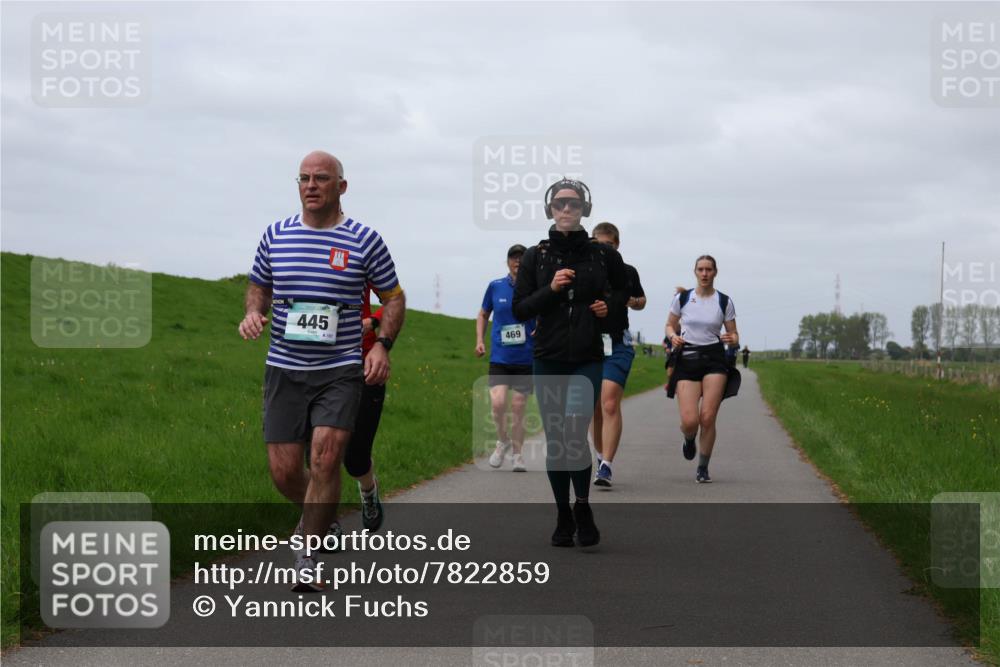 04.05.2025 - 8. Wedeler Halbmarathon Yannick Fuchs http://msf.ph/oto/7822859 04.05.2025 11:52:24 Laufen 445, 469 meine-sportfotos.de
