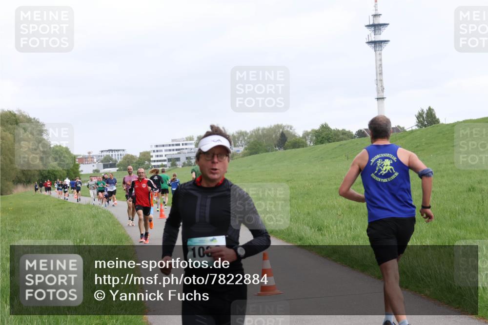04.05.2025 - 8. Wedeler Halbmarathon Yannick Fuchs http://msf.ph/oto/7822884 04.05.2025 11:10:58 Laufen 10 meine-sportfotos.de