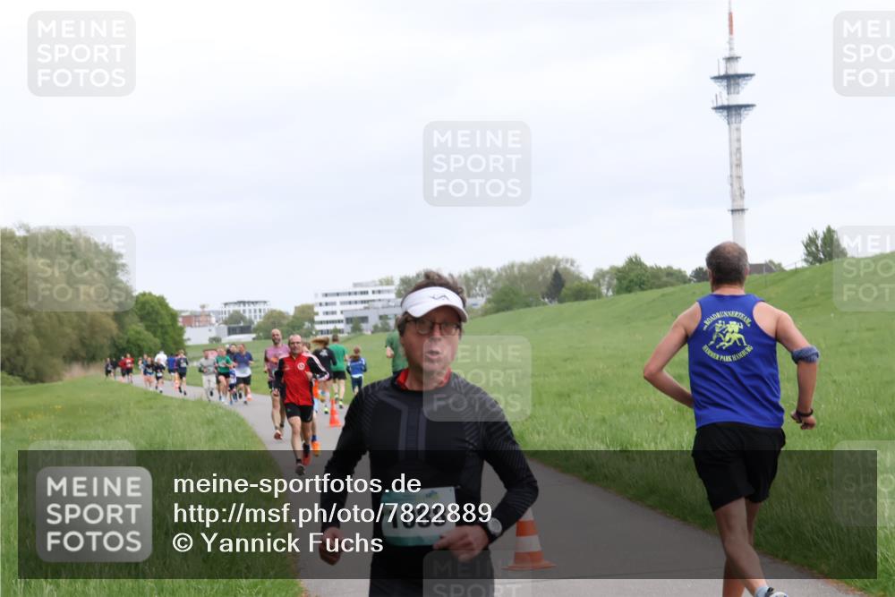 04.05.2025 - 8. Wedeler Halbmarathon Yannick Fuchs http://msf.ph/oto/7822889 04.05.2025 11:10:58 Laufen 1088 meine-sportfotos.de
