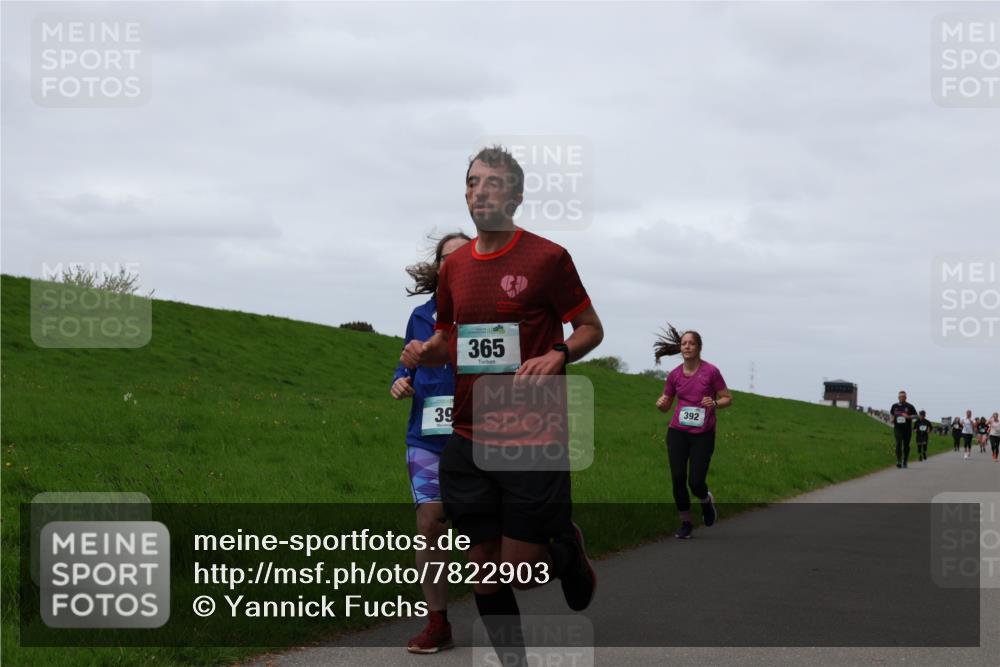 04.05.2025 - 8. Wedeler Halbmarathon Yannick Fuchs http://msf.ph/oto/7822903 04.05.2025 11:29:54 Laufen 39, 365, 392 meine-sportfotos.de