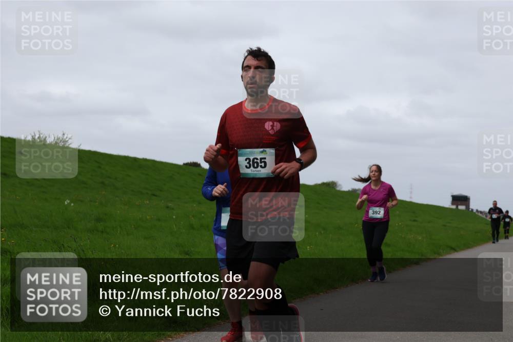 04.05.2025 - 8. Wedeler Halbmarathon Yannick Fuchs http://msf.ph/oto/7822908 04.05.2025 11:29:54 Laufen 365, 392 meine-sportfotos.de