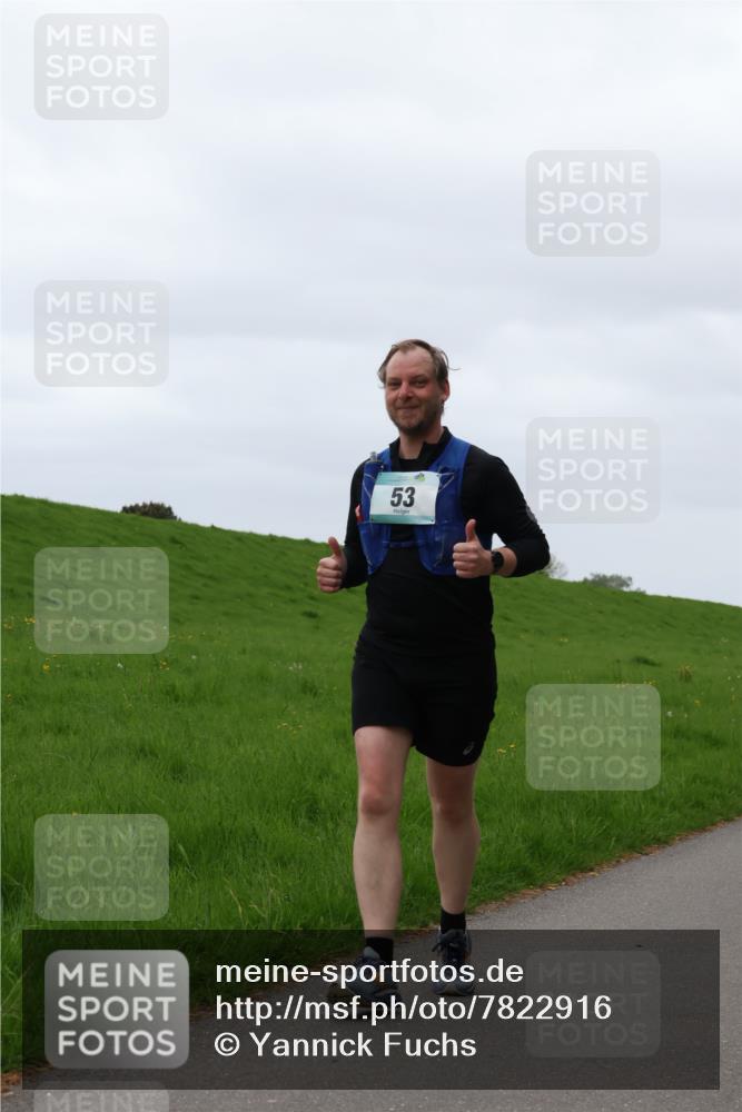 04.05.2025 - 8. Wedeler Halbmarathon Yannick Fuchs http://msf.ph/oto/7822916 04.05.2025 12:15:44 Laufen 53 meine-sportfotos.de